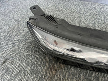 Load image into Gallery viewer, Frontscheinwerfer Hyundai Kona 92208J92 Rechts Scheinwerfer Headlight SCH9684317238os