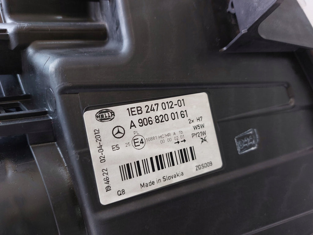 Frontscheinwerfer Mercedes-Benz Sprinter 906 9068200161 Links Headlight