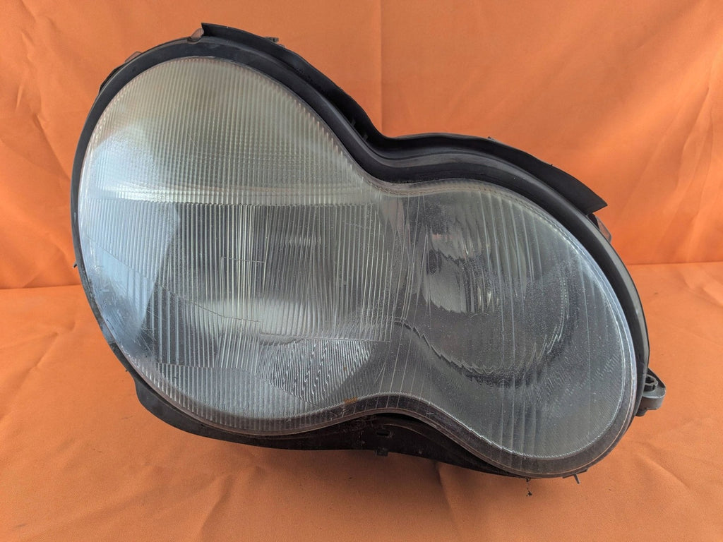 Frontscheinwerfer Mercedes-Benz W203 A2038201161 0301166271 Ein Satz Headlight SCH7581916459qh