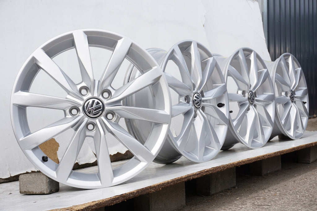 4x Alufelge 17 Zoll 6.0" 5x112 48ET Glanz Silber VW Golf Rim Wheel FEL9780627627vt