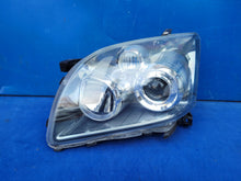 Laden Sie das Bild in den Galerie-Viewer, Frontscheinwerfer Toyota Avensis Links Scheinwerfer Headlight SCH2893995561wo