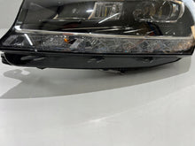 Load image into Gallery viewer, Frontscheinwerfer Skoda Fabia III 6V1941015 Links Scheinwerfer Headlight