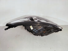 Laden Sie das Bild in den Galerie-Viewer, Frontscheinwerfer Hyundai I40 92101-3Z031 Xenon Links Scheinwerfer Headlight