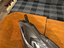 Load image into Gallery viewer, Frontscheinwerfer Toyota Yaris LED Rechts Scheinwerfer Headlight