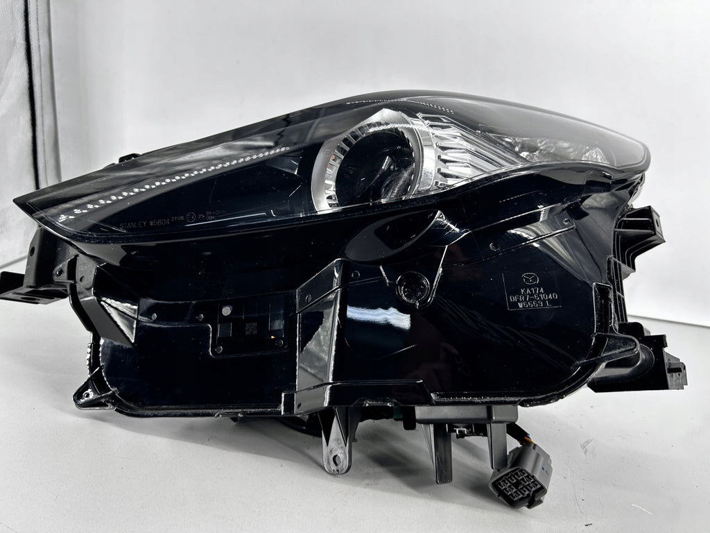 Frontscheinwerfer Mazda Cx30 DFR7-51040 LED Ein Stück (Rechts oder Links)