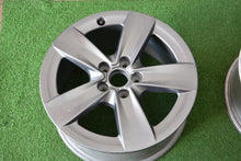 Load image into Gallery viewer, 1x Alufelge 17 Zoll 7.5&quot; 5x112 56ET Glanz Silber 8P0601025 Audi Rim Wheel