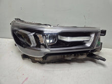 Laden Sie das Bild in den Galerie-Viewer, Frontscheinwerfer Toyota Hilux VIII Rechts Scheinwerfer Headlight SCH8783538603dr