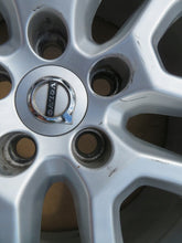 Laden Sie das Bild in den Galerie-Viewer, 1x Alufelge 17 Zoll 7.0" 5x108 50ET Glanz Silber 31423874 Volvo V40 Cross FEL1416273285bo