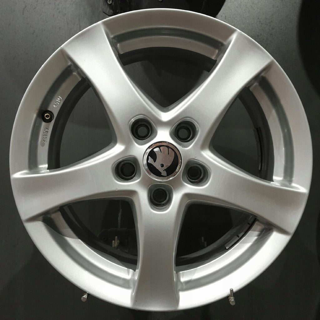 4x Alufelge 16 Zoll 6.5" 5x112 42ET Glanz Silber Skoda Superb III Passat B7 FEL8224870397ky