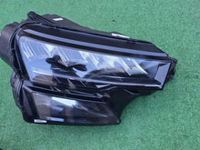 Laden Sie das Bild in den Galerie-Viewer, Frontscheinwerfer Skoda Karoq 57B941010 Rechts Scheinwerfer Headlight SCH7762524994ha