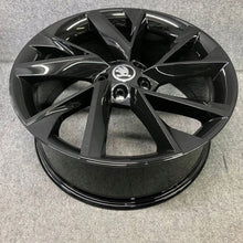 Laden Sie das Bild in den Galerie-Viewer, 4x Alufelge 19 Zoll 8.0" 5x112 44ET Glanz Schwarz 3V0601025AP Mg Superb FEL6694470265rg