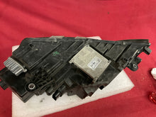 Laden Sie das Bild in den Galerie-Viewer, Frontscheinwerfer Skoda Octavia III 5E1941016 Rechts Scheinwerfer Headlight SCH7776254985fy