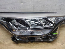 Laden Sie das Bild in den Galerie-Viewer, Frontscheinwerfer Toyota C-Hr 81110F4180 Rechts Scheinwerfer Headlight SCH1322797174dh