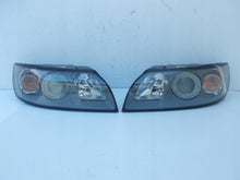 Laden Sie das Bild in den Galerie-Viewer, Frontscheinwerfer Volvo S40 31213179 0301198201 Ein Satz Scheinwerfer Headlight