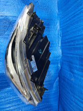 Laden Sie das Bild in den Galerie-Viewer, Frontscheinwerfer Mercedes-Benz Sprinter A9109065800 LED Rechts Headlight