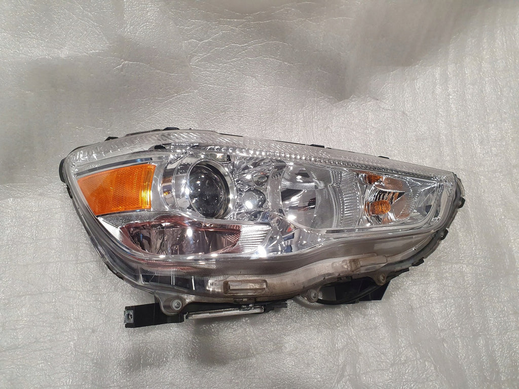 Frontscheinwerfer Mitsubishi Colt Xenon Ein Stück (Rechts oder Links) Headlight