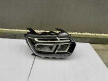 Load image into Gallery viewer, Frontscheinwerfer Dacia Duster 260106194R 260101613R Rechts oder Links