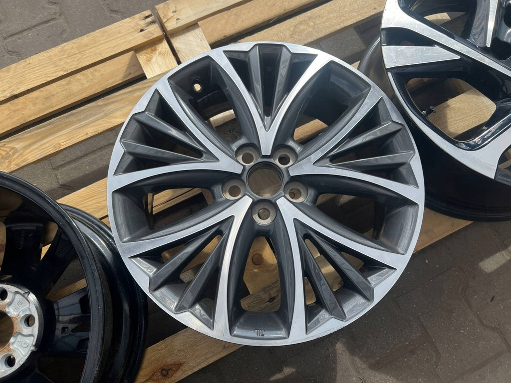1x Alufelge 17 Zoll 5x100 PW4570D005 Toyota Yaris Rim Wheel FEL9437199468uu
