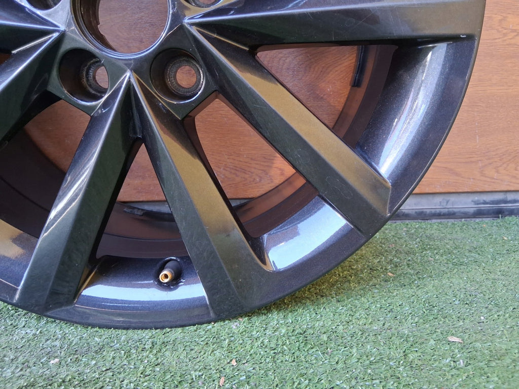 1x Alufelge 16 Zoll 7.0" 5x100 46ET Glanz Graphit 5JA601025AE Skoda Fabia I FEL7135798111xi