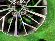 Load image into Gallery viewer, 1x Alufelge 18 Zoll 7.0&quot; 5x114.3 51ET 52910-D7320 Hyundai Tucson Rim Wheel