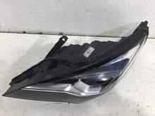 Laden Sie das Bild in den Galerie-Viewer, Frontscheinwerfer Opel Astra 7963100002 LED Links Scheinwerfer Headlight SCH7978933754mf