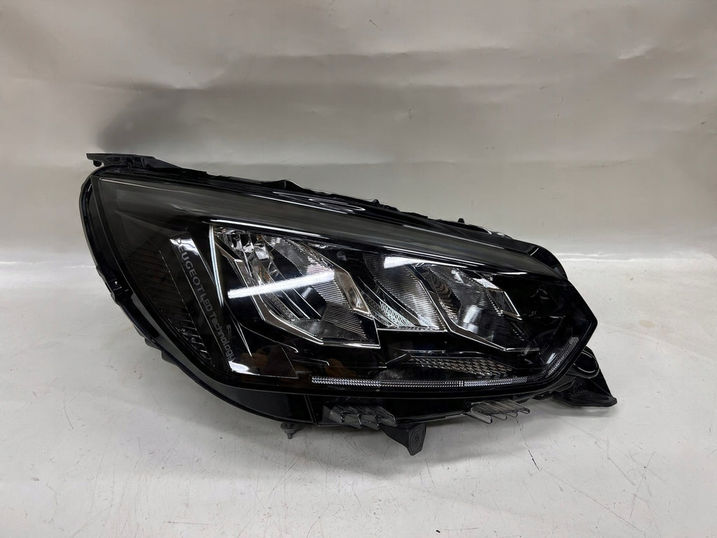 Frontscheinwerfer Peugeot 2008 208 II 9833036180 LED Rechts Headlight