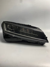 Load image into Gallery viewer, Frontscheinwerfer Skoda Superb III 3V1941016D LED Rechts Scheinwerfer Headlight