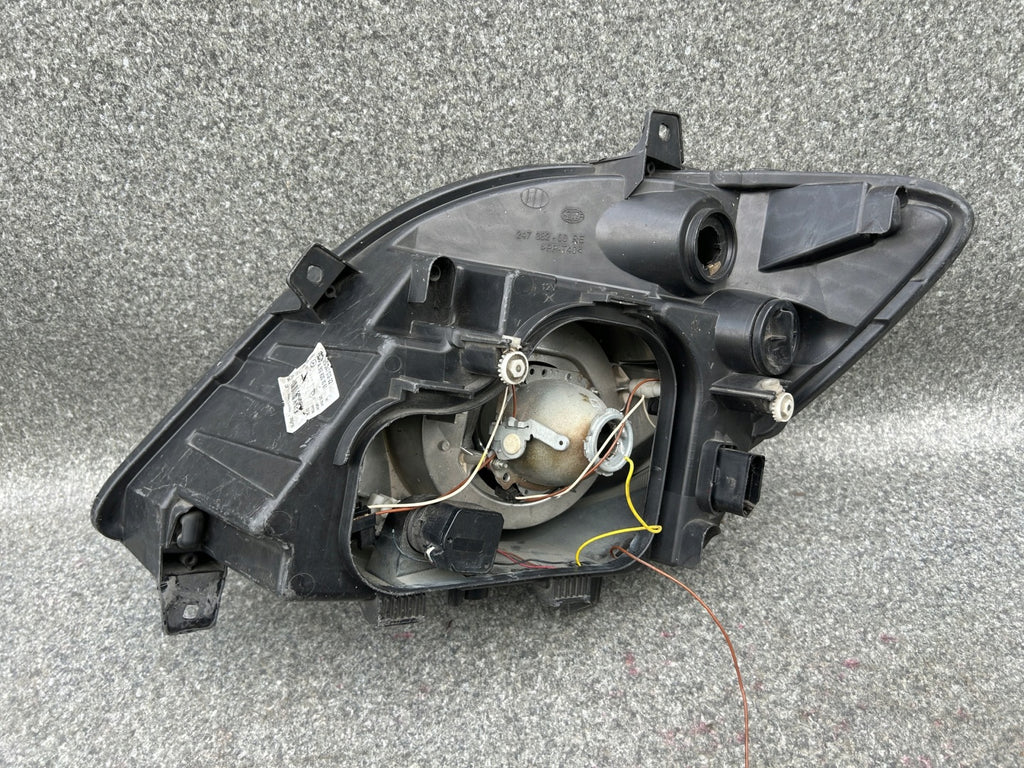 Frontscheinwerfer Mercedes-Benz Sprinter A9068201061 Rechts Headlight SCH9023012954kt
