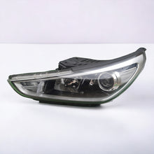 Laden Sie das Bild in den Galerie-Viewer, Frontscheinwerfer Hyundai I30 III G4921-22010 Halogen Links Headlight