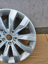 Load image into Gallery viewer, 1x Alufelge 17 Zoll 7.0&quot; 5x112 45ET 2GA601025 VW T-Roc Rim Wheel