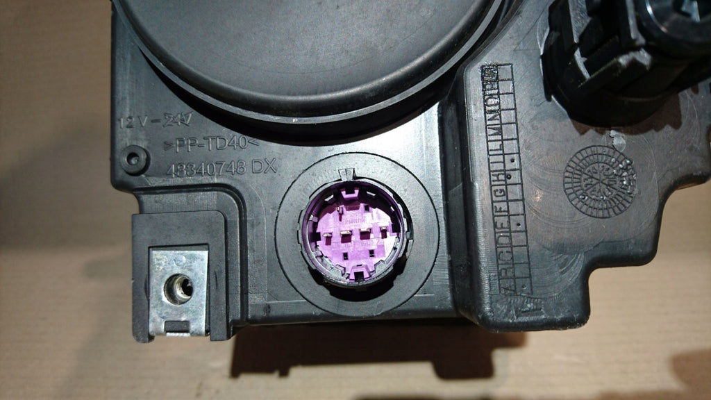 Frontscheinwerfer 00521440070 Rechts Scheinwerfer Headlight SCH5222313306yz