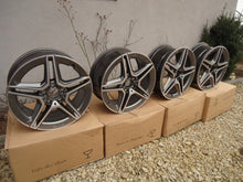 Laden Sie das Bild in den Galerie-Viewer, 1x Alufelge 18 Zoll 8.0" 5x112 43ET Glanz Schwarz A2134016300 Mercedes-Benz W213 FEL8088506314pz
