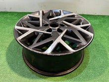 Load image into Gallery viewer, 1x Alufelge 18 Zoll 7.5&quot; 5x114.3 50ET 52910-CM300 Hyundai Kona Rim Wheel