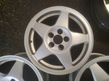 Laden Sie das Bild in den Galerie-Viewer, 4x Alufelge 15 Zoll 6.0" 5x100 43ET Glanz Silber 535601025D VW Golf Polo FEL8472749164iv