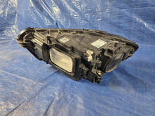Laden Sie das Bild in den Galerie-Viewer, Frontscheinwerfer Mercedes-Benz Cla X118 C118 A1189068400 LED Rechts Headlight SCH4216381634hy