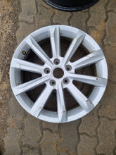 Load image into Gallery viewer, 1x Alufelge 17 Zoll 6.5&quot; 5x112 41ET 3G0601025C VW Passat Rim Wheel