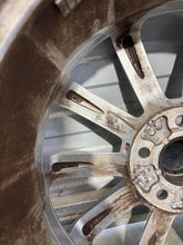Laden Sie das Bild in den Galerie-Viewer, 1x Alufelge 17 Zoll 6.0" 5x112 48ET Glanz Silber 5G0601025K VW Golf Vii FEL5259945326cq