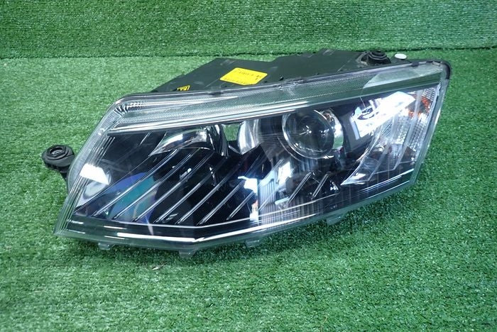 Frontscheinwerfer Skoda Octavia III 5E1941015B Links Scheinwerfer Headlight SCH1009082511dz