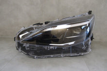 Laden Sie das Bild in den Galerie-Viewer, Frontscheinwerfer Toyota Yaris Cross Full LED Links Scheinwerfer Headlight SCH1490474716qn