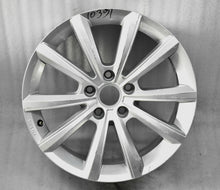 Load image into Gallery viewer, 1x Alufelge 17 Zoll 6.5&quot; 5x112 38ET Glanz Silber 5NA071497A VW Tiguan Rim Wheel