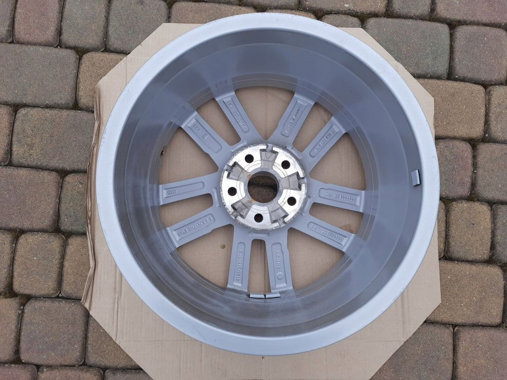 1x Alufelge 17 Zoll 6.5" 5x112 43ET Silber 8Y0601025 Audi A3 Rim Wheel FEL3732981063ps