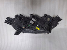 Laden Sie das Bild in den Galerie-Viewer, Frontscheinwerfer Mitsubishi Outlander III ECM921-22A10 ECM921-21C10 Links