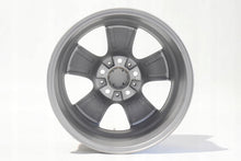 Laden Sie das Bild in den Galerie-Viewer, 4x Alufelge 17 Zoll 8.0" 5x120 30ET Glanz Grau 6790172 BMW 5 F11 F06 F10 F12 FEL4085171239wg
