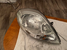 Laden Sie das Bild in den Galerie-Viewer, Frontscheinwerfer Renault Trafic II 8200701354 8200701356 LED Rechts oder Links