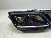 Laden Sie das Bild in den Galerie-Viewer, Frontscheinwerfer Skoda Octavia III 5E1941016 LED Rechts Scheinwerfer Headlight SCH9913774033rk