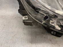 Laden Sie das Bild in den Galerie-Viewer, Frontscheinwerfer Opel Astra J 1EG01001102 0100110210048113 Rechts Headlight SCH5808361708ng