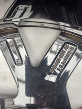 Laden Sie das Bild in den Galerie-Viewer, 1x Alufelge 18 Zoll 7.5&quot; 5x100 51ET 2G0601025AC VW Polo Rim Wheel