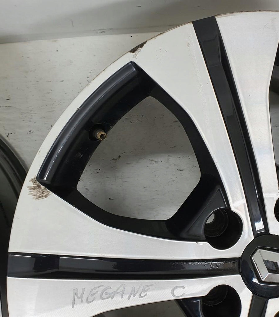 4x Alufelge 17 Zoll 7.0" 5x114.3 49ET 403007582R Renault Megane III 1 Rim Wheel FEL9556505376vc