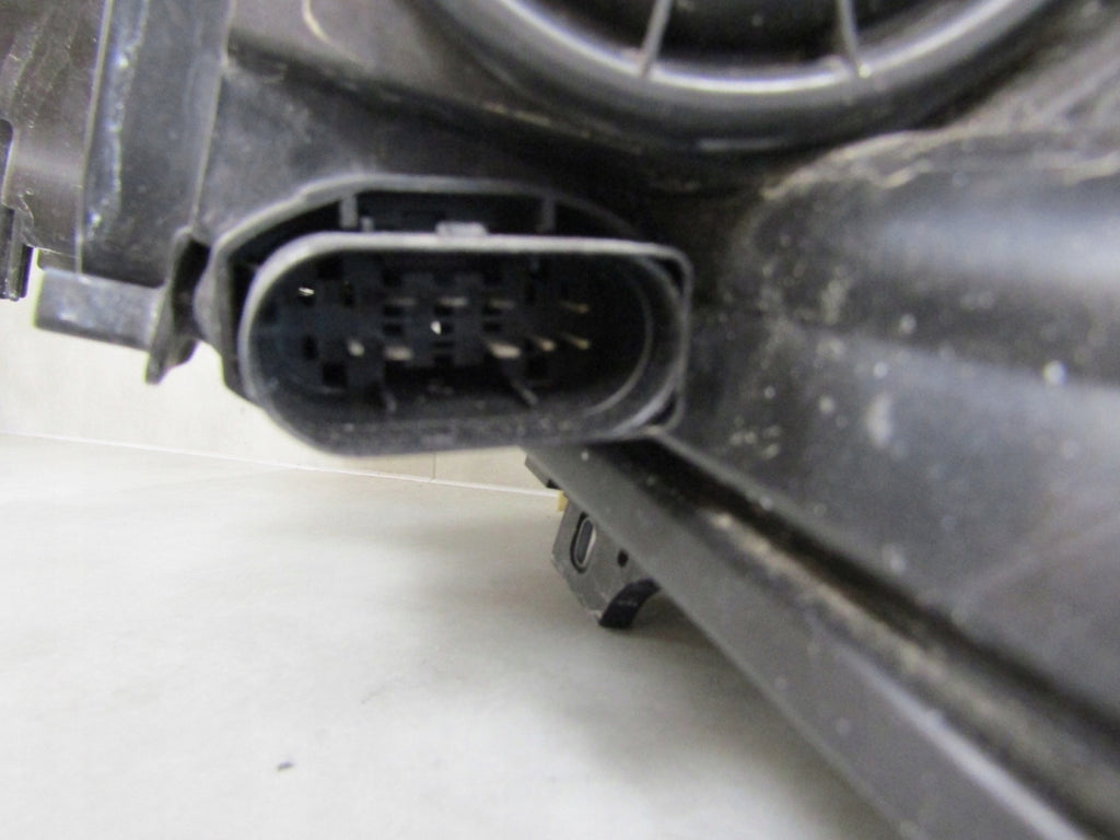 Frontscheinwerfer Mercedes-Benz W246 A2468207861 Xenon Rechts Headlight SCH9880389521wz