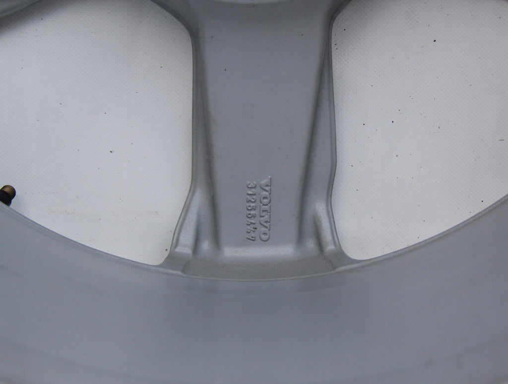 1x Alufelge 18 Zoll 8.0" 5x108 55ET Glanz Silber 31255447 Volvo Xc70 Xc60